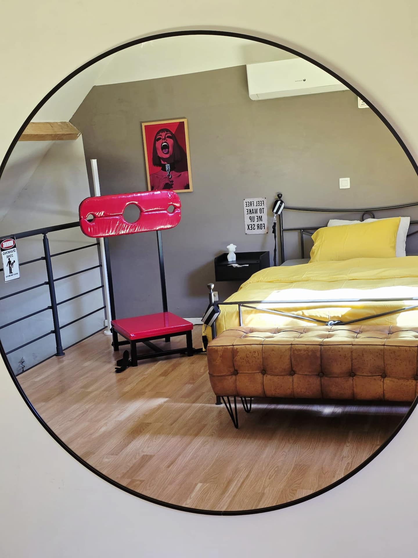 Chambre BDSM Belgique - Le N°7 Loft Tentation Fleurus - Logement Expérience